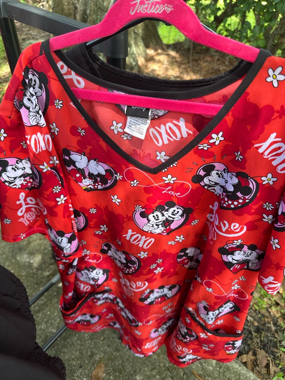 XL Red Mickey & Minnie Heart Print scrub top
